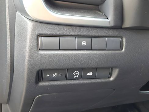 Used 2025 Nissan Rogue SV AWD/4WD image 23