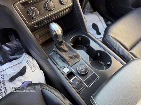 Used 2022 Volkswagen Atlas Cross Sport SE image 37