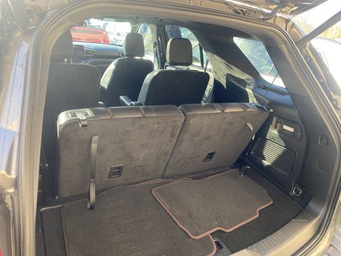 Used 2023 Ford Explorer ST-Line w/ Class IV Trailer Tow Package image 28