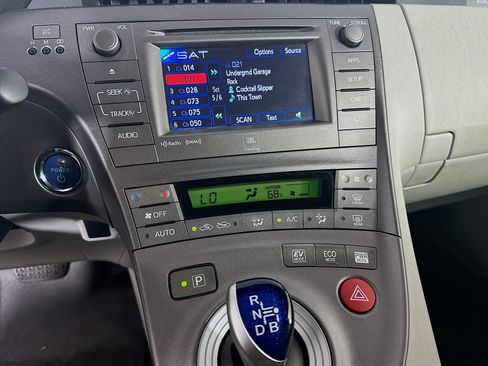 Used 2015 Toyota Prius Four FWD image 22