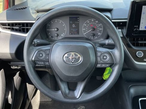 Used 2025 Toyota Corolla LE FWD image 12