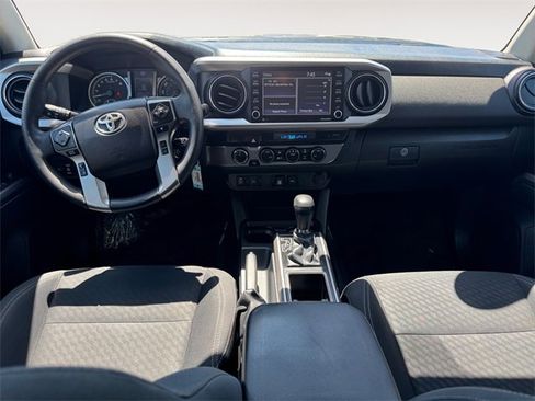 Used 2021 Toyota Tacoma SR5 w/ Trail Edition image 10