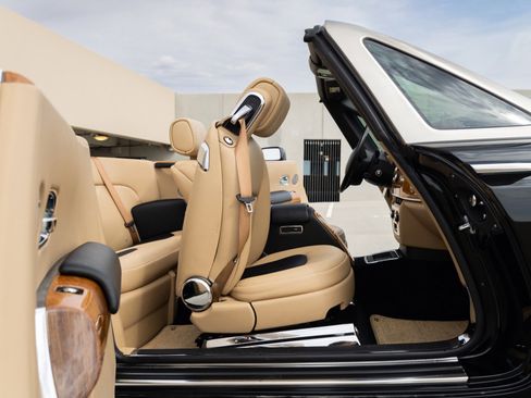 Used 2009 Rolls-Royce Phantom Drophead Coupe RWD image 45