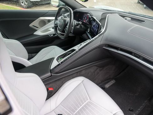 Used 2022 Chevrolet Corvette Stingray Preferred Conv w/ 2LT image 25