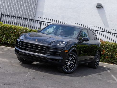 Used 2024 Porsche Cayenne image 18