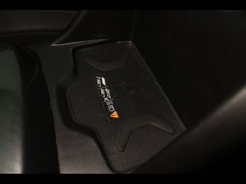 Used 2022 GMC Canyon AT4 image 30