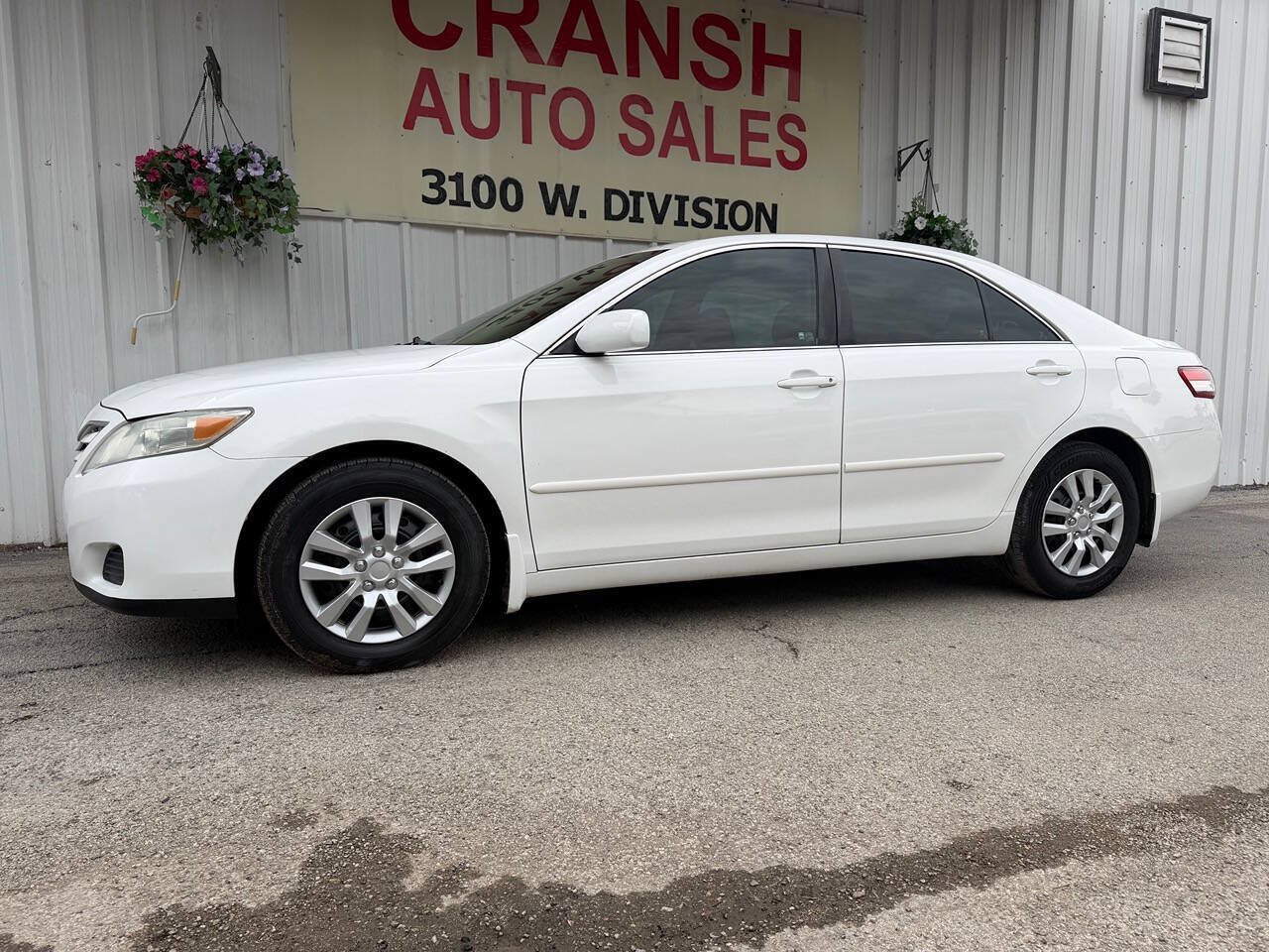 Used 2010 Toyota Camry SE FWD image 8