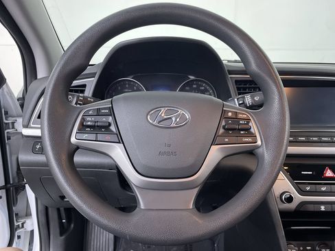 Used 2018 Hyundai Elantra SEL FWD image 13