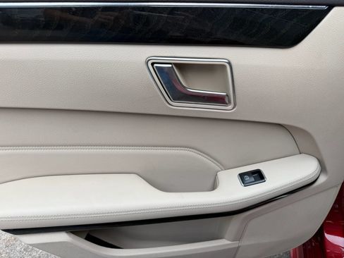 Used 2016 Mercedes-Benz E 350 4MATIC Sedan w/ Parking Assist Package image 17