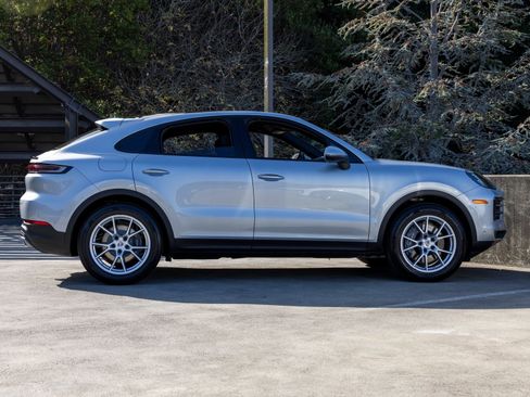 Certified 2025 Porsche Cayenne Coupe image 13
