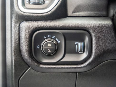 Used 2023 Chevrolet TrailBlazer LT w/ Convenience Package FWD image 46