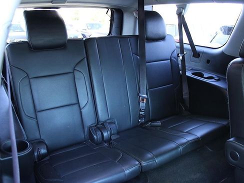 Used 2017 Chevrolet Suburban LT RWD image 24