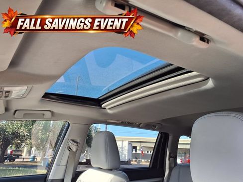 Used 2014 Toyota Highlander XLE FWD image 10