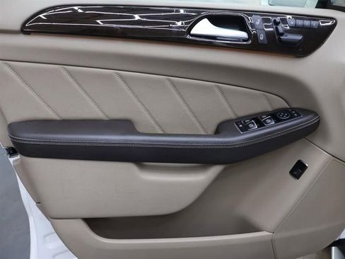 Used 2015 Mercedes-Benz GL 450 4MATIC w/ Appearance Package image 17