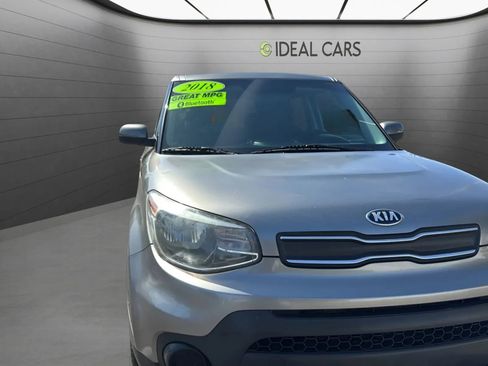 Used 2018 Kia Soul FWD image 4