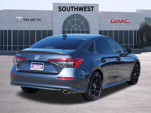 Used 2023 Honda Civic Sport image 5