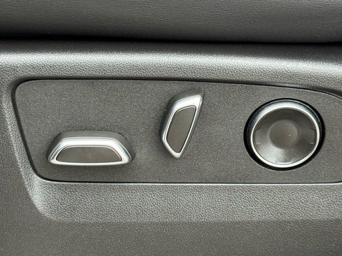 Certified 2025 Cadillac Escalade Premium Luxury w/ Touring Package image 20