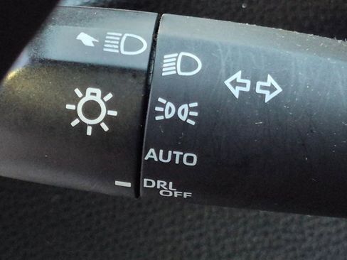Used 2021 Toyota Corolla LE FWD image 9