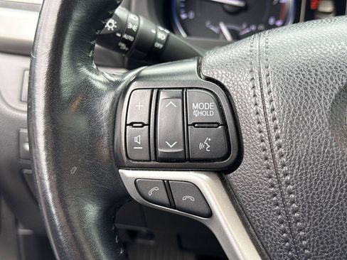 Used 2019 Toyota Highlander SE AWD/4WD image 11
