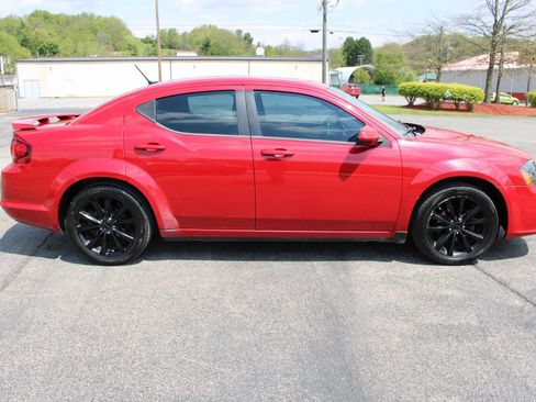 Used 2013 Dodge Avenger SXT w/ Blacktop Pkg FWD image 6