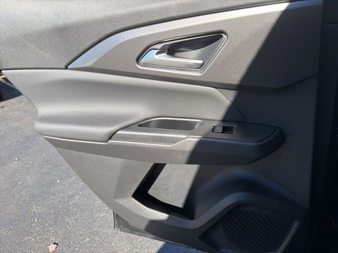 New 2026 Chevrolet Equinox EV LT image 32