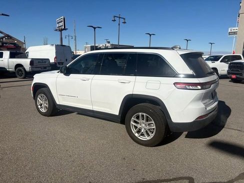 Used 2025 Jeep Grand Cherokee Laredo X w/ Luxury Tech Group I AWD/4WD image 5