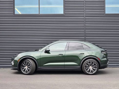 New 2026 Porsche Macan 4 Electric image 2