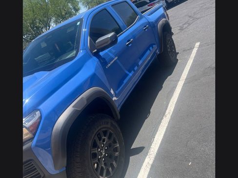 Used 2025 Chevrolet Colorado Trail Boss AWD/4WD image 3