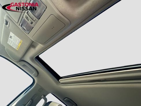 Used 2015 Nissan Frontier PRO-4X w/ Pro-4x Luxury Package image 27