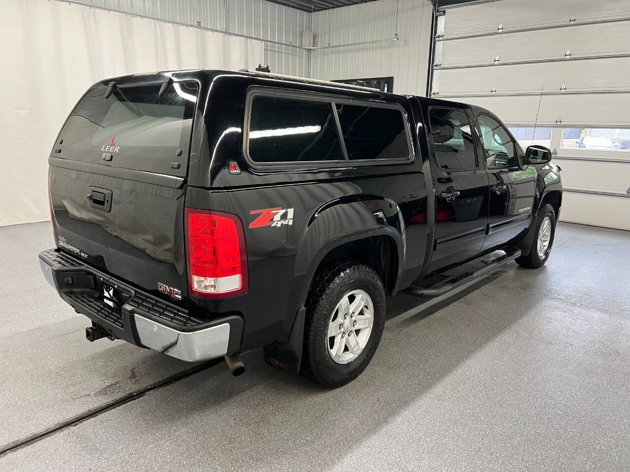Used 2012 GMC Sierra 1500 SLT w/ SLT Convenience Package AWD/4WD image 4