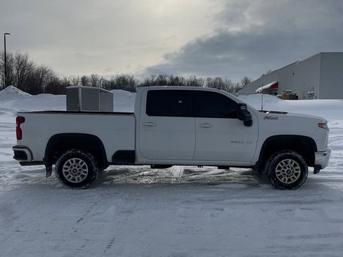 Used 2022 Chevrolet Silverado 2500 LT w/ Convenience Package image 6