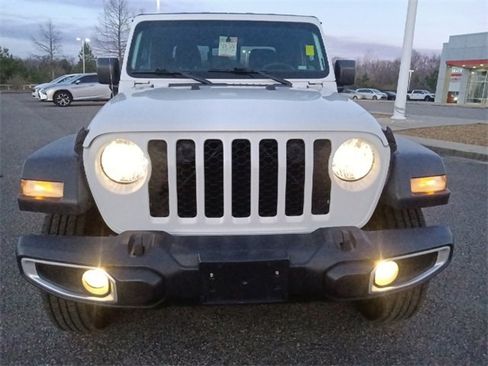 Used 2023 Jeep Gladiator Sport image 8