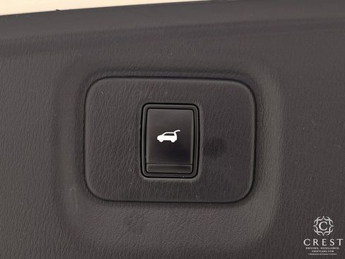 Used 2020 INFINITI QX60 Luxe w/ Essential Package FWD image 32