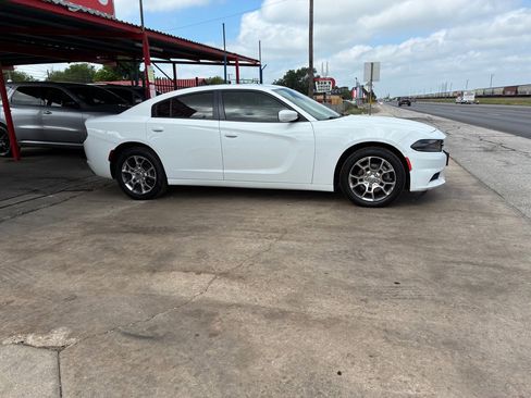 Used 2016 Dodge Charger SE w/ Power Sunroof Group AWD/4WD image 23