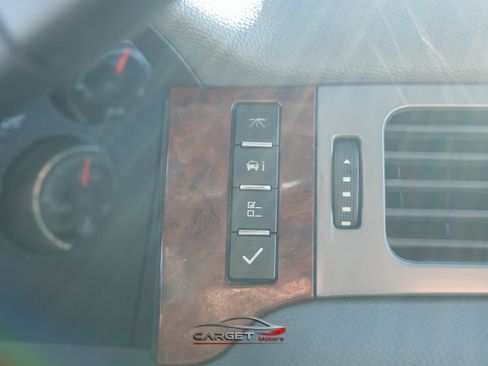 Used 2011 Chevrolet Avalanche LTZ image 30