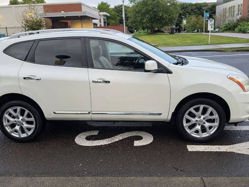 Used 2011 Nissan Rogue SV w/ SL Pkg AWD/4WD image 4