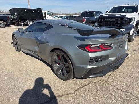 Used 2023 Chevrolet Corvette Z06 w/ Z07 Performance Package image 2