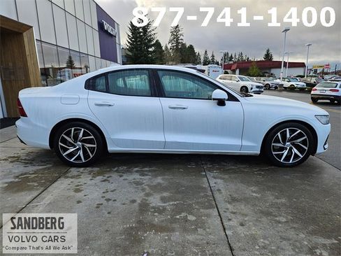 Used 2019 Volvo S60 T6 Momentum w/ Multimedia Package image 4