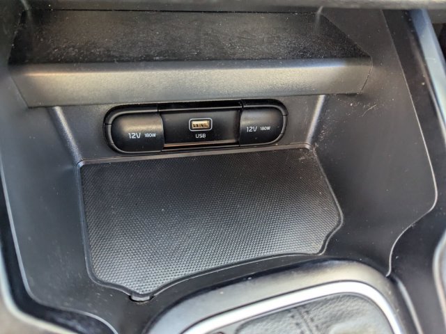 Used 2025 Kia Soul LX w/ LX Technology Package FWD image 25