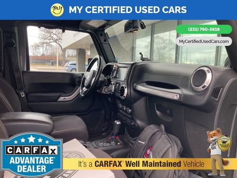 Used 2014 Jeep Wrangler Unlimited Sahara w/ Connectivity Group image 15