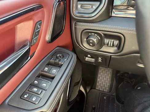 Used 2025 RAM 1500 Limited AWD/4WD image 27