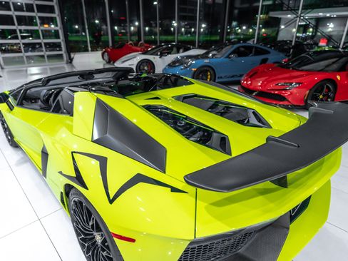 Used 2016 Lamborghini Aventador LP 750-4 Superveloce AWD/4WD image 45