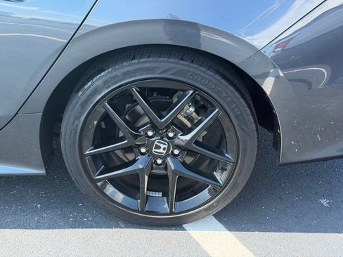 Used 2025 Honda Civic Sport image 31