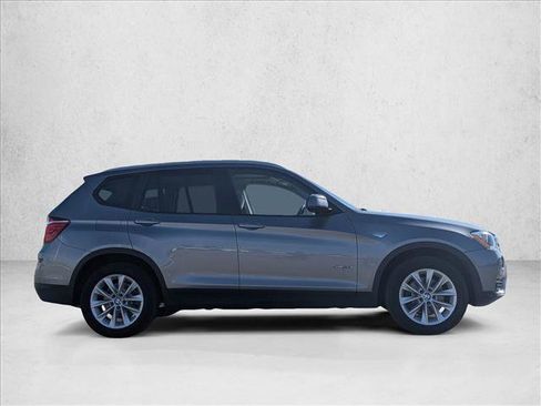 Used 2017 BMW X3 sDrive28i image 4