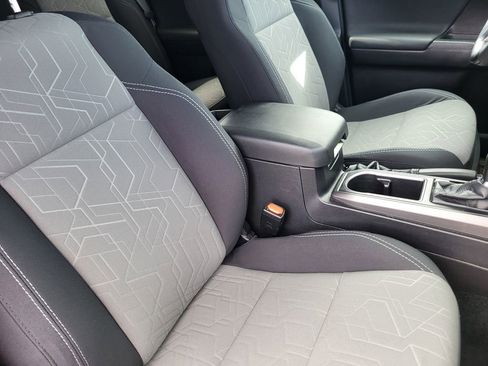 Used 2021 Toyota Tacoma TRD Off-Road image 14