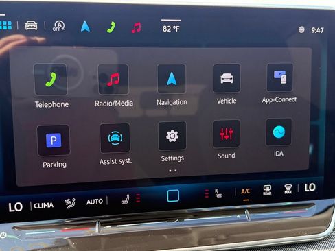 Certified 2025 Volkswagen Tiguan S FWD image 23