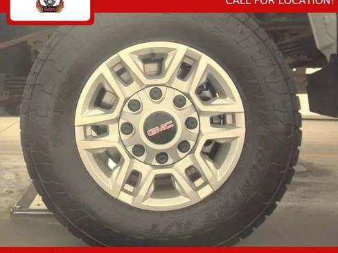 Used 2021 GMC Sierra 2500 4x4 Crew Cab w/ Gooseneck/5TH Wheel Package image 11