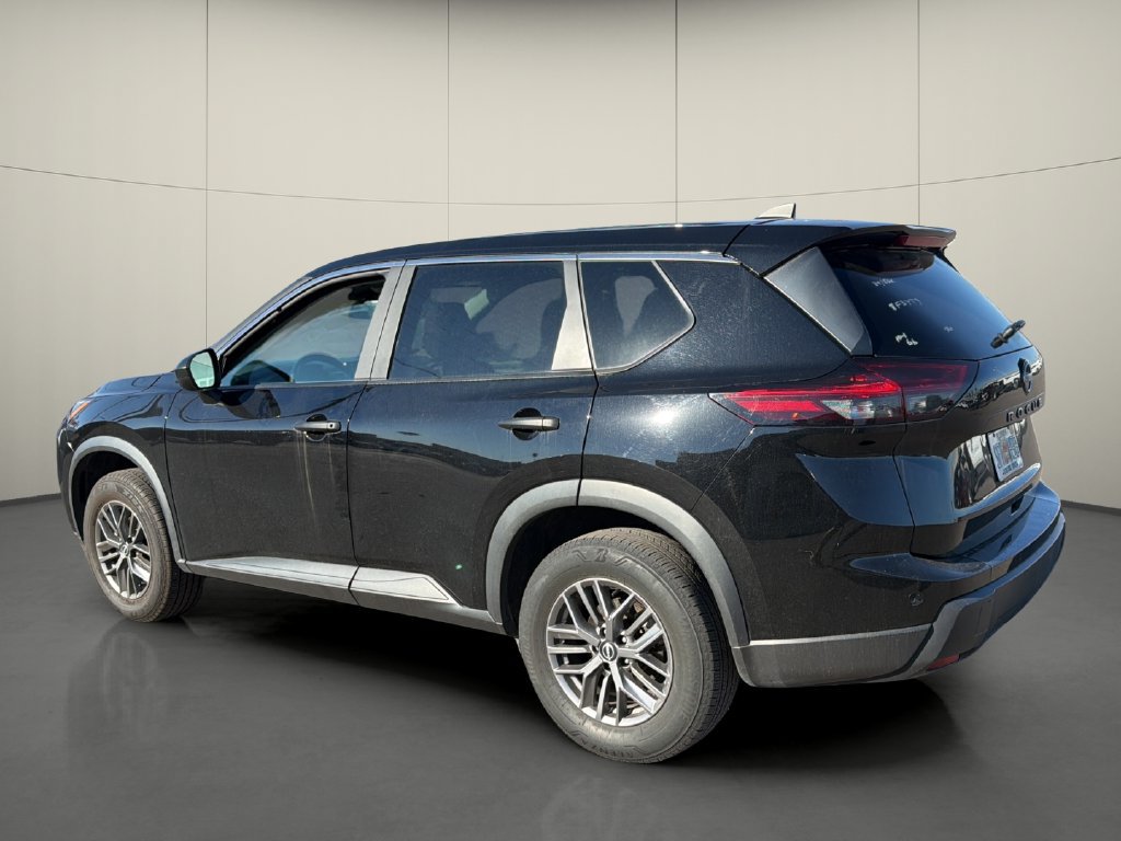 Used 2024 Nissan Rogue S FWD image 5