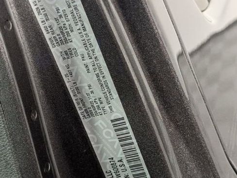 Used 2025 Jeep Wrangler Unlimited Sahara image 33