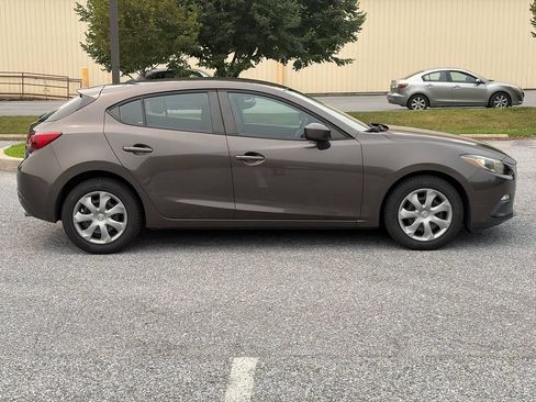 Used 2014 MAZDA MAZDA3 i Sport FWD image 1